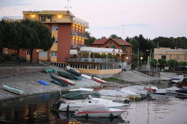 Hotel Capri Lesa Bagian luar foto