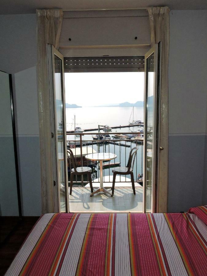 Hotel Capri Lesa Bagian luar foto