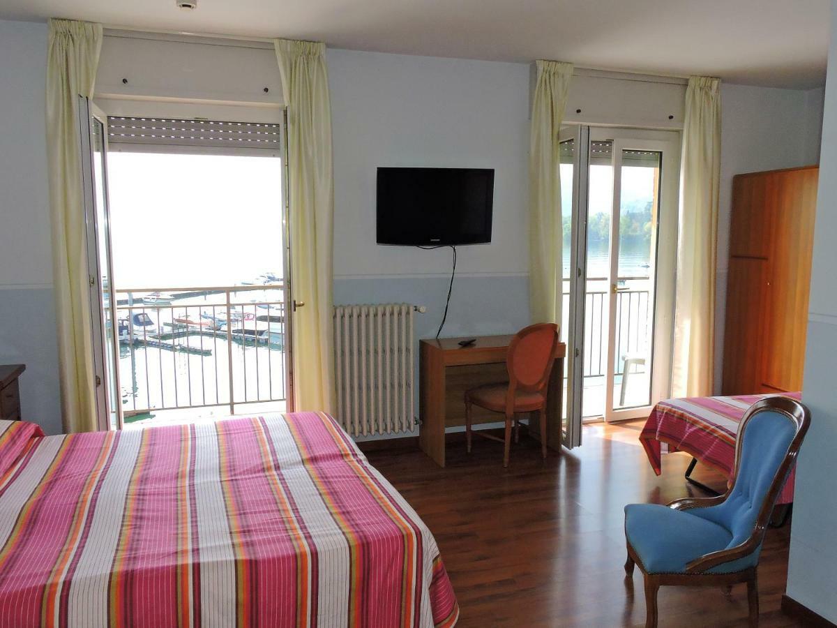Hotel Capri Lesa Bagian luar foto